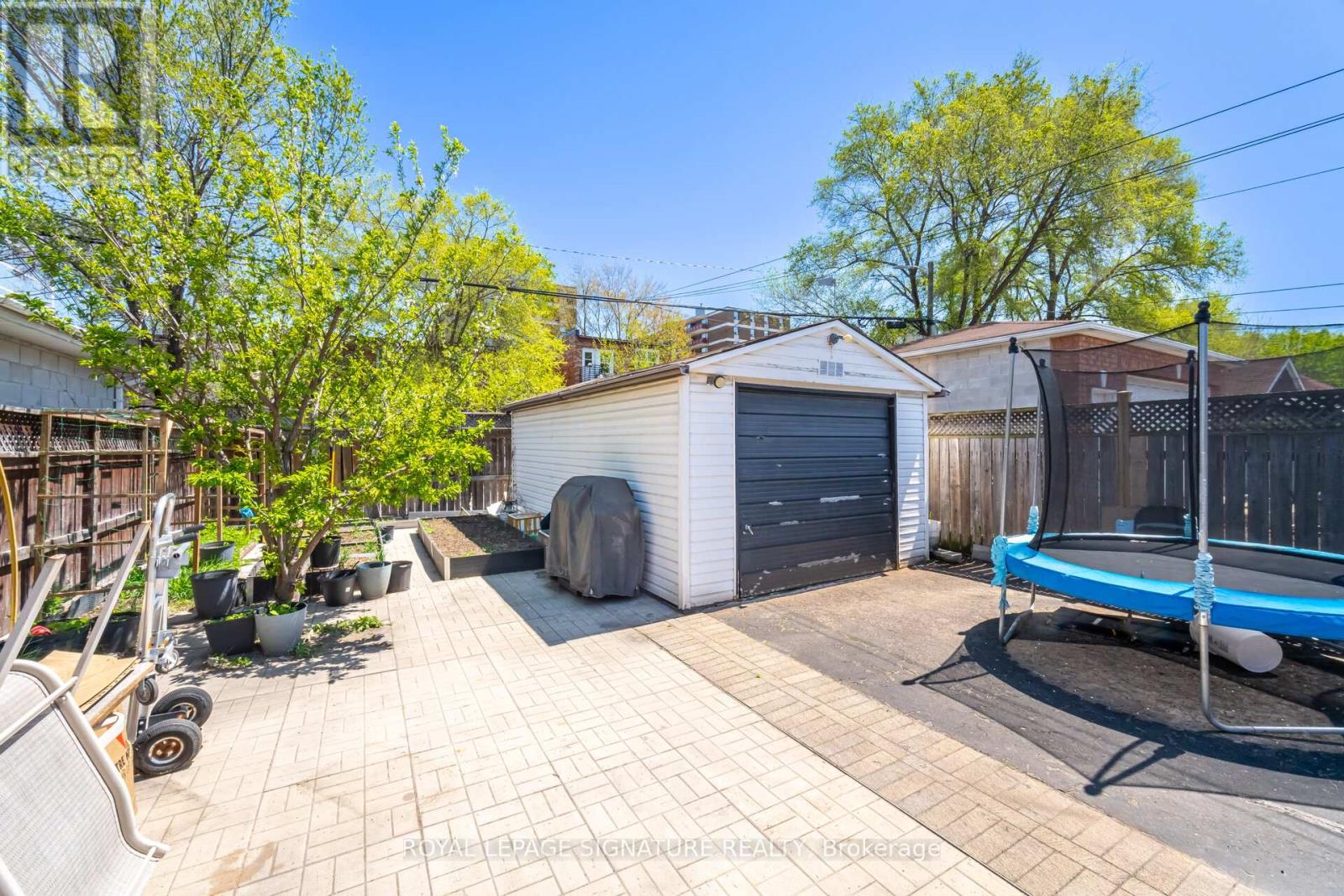 25 Handel Street, Toronto (Rockcliffe-Smythe), Ontario  M6N 4G2 - Photo 49 - W12147153