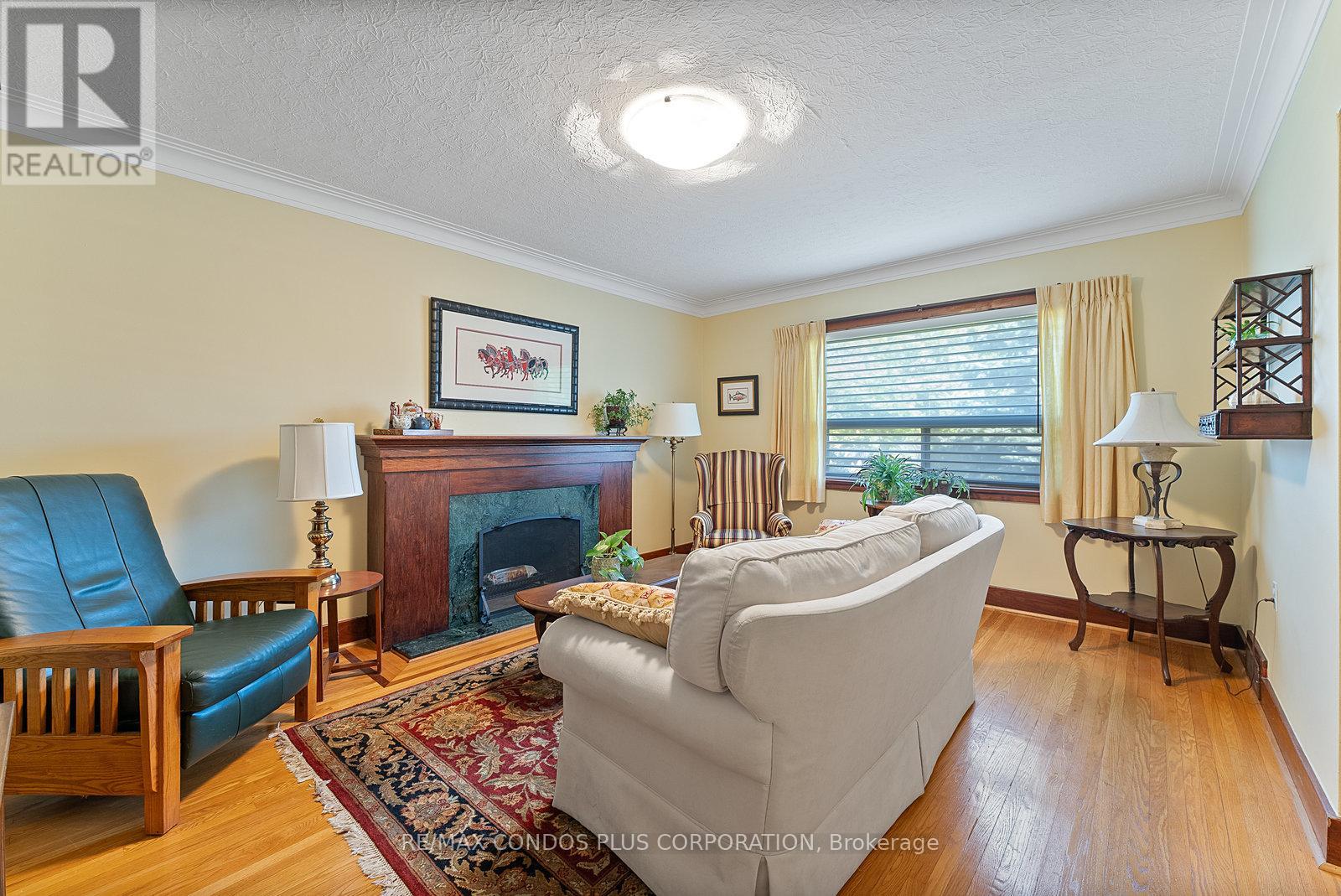 Property at 219 KING STREET image 3
