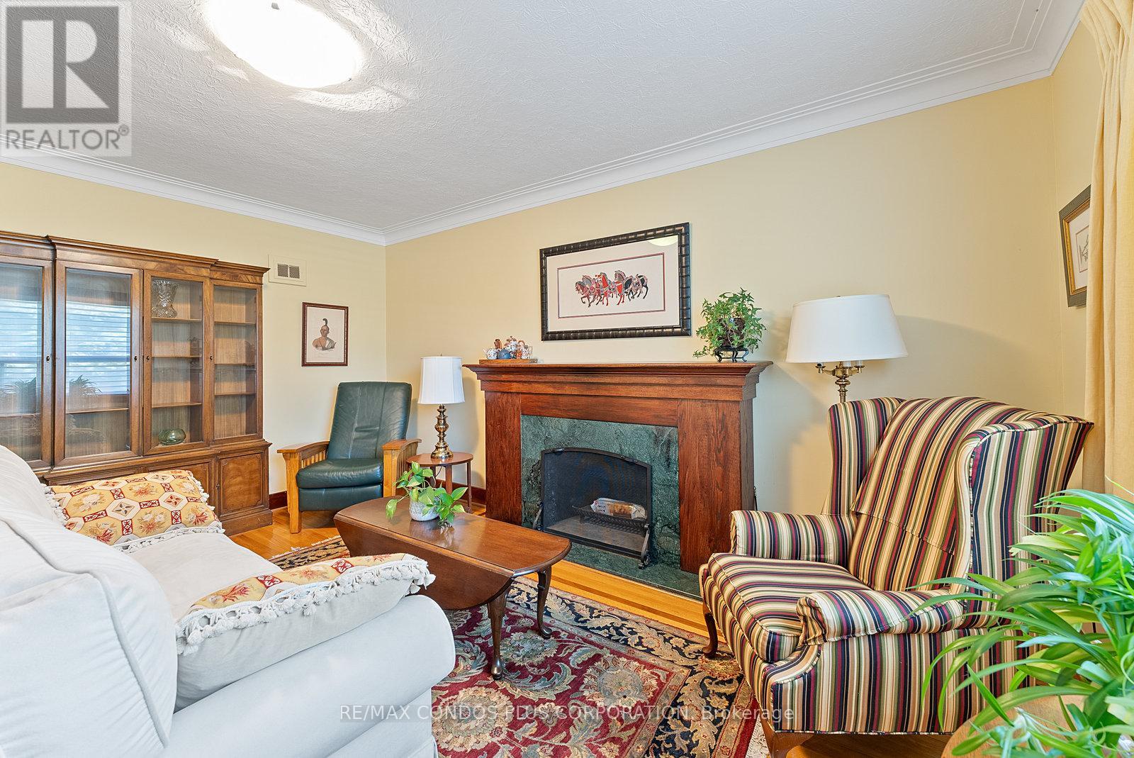 Property at 219 KING STREET image 4