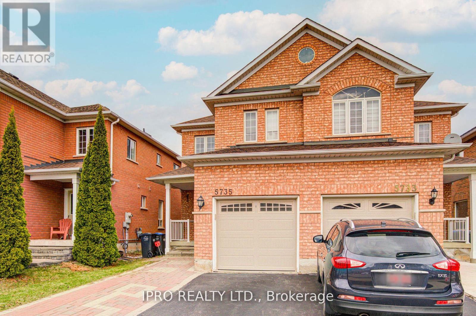5735 Keldrew Avenue, Mississauga, Ontario  L5M 7B9 - Photo 2 - W12147174