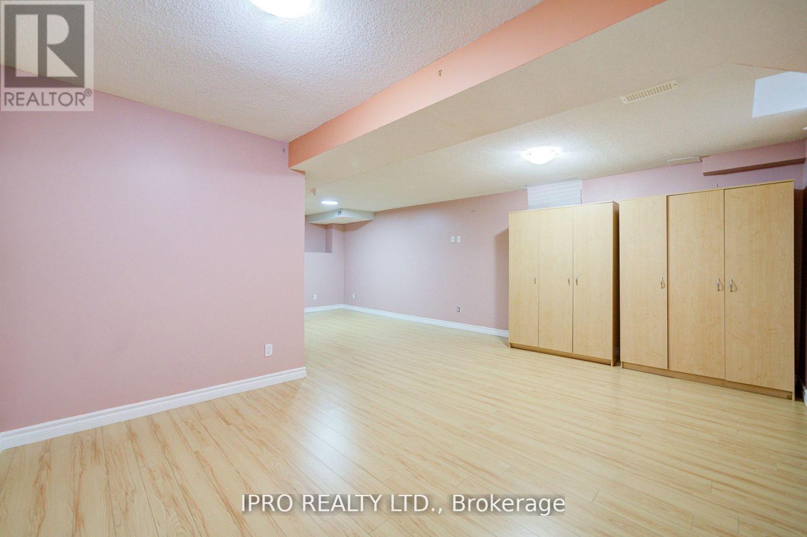 5735 Keldrew Avenue, Mississauga, Ontario  L5M 7B9 - Photo 38 - W12147174