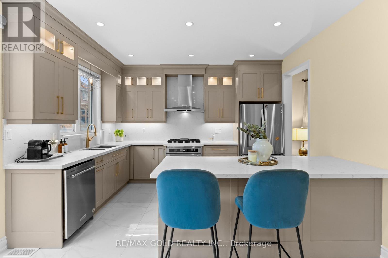 82 Seascape Crescent, Brampton, Ontario  L6P 3C6 - Photo 8 - W12147194