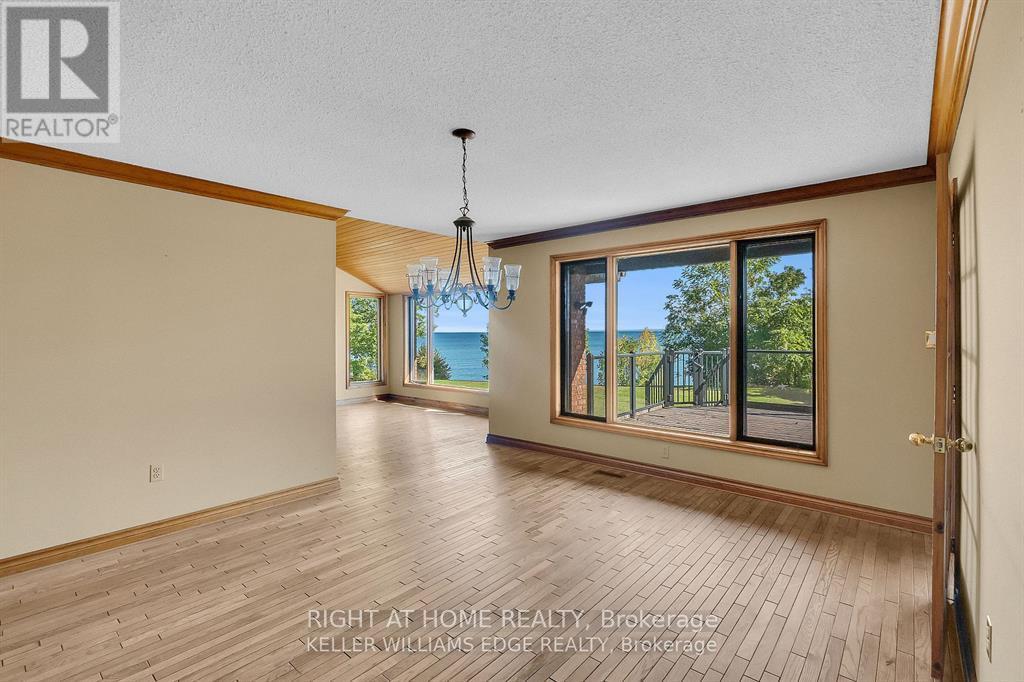 3504 Lakeshore Road, Burlington, Ontario  L7N 1B7 - Photo 9 - W12147240