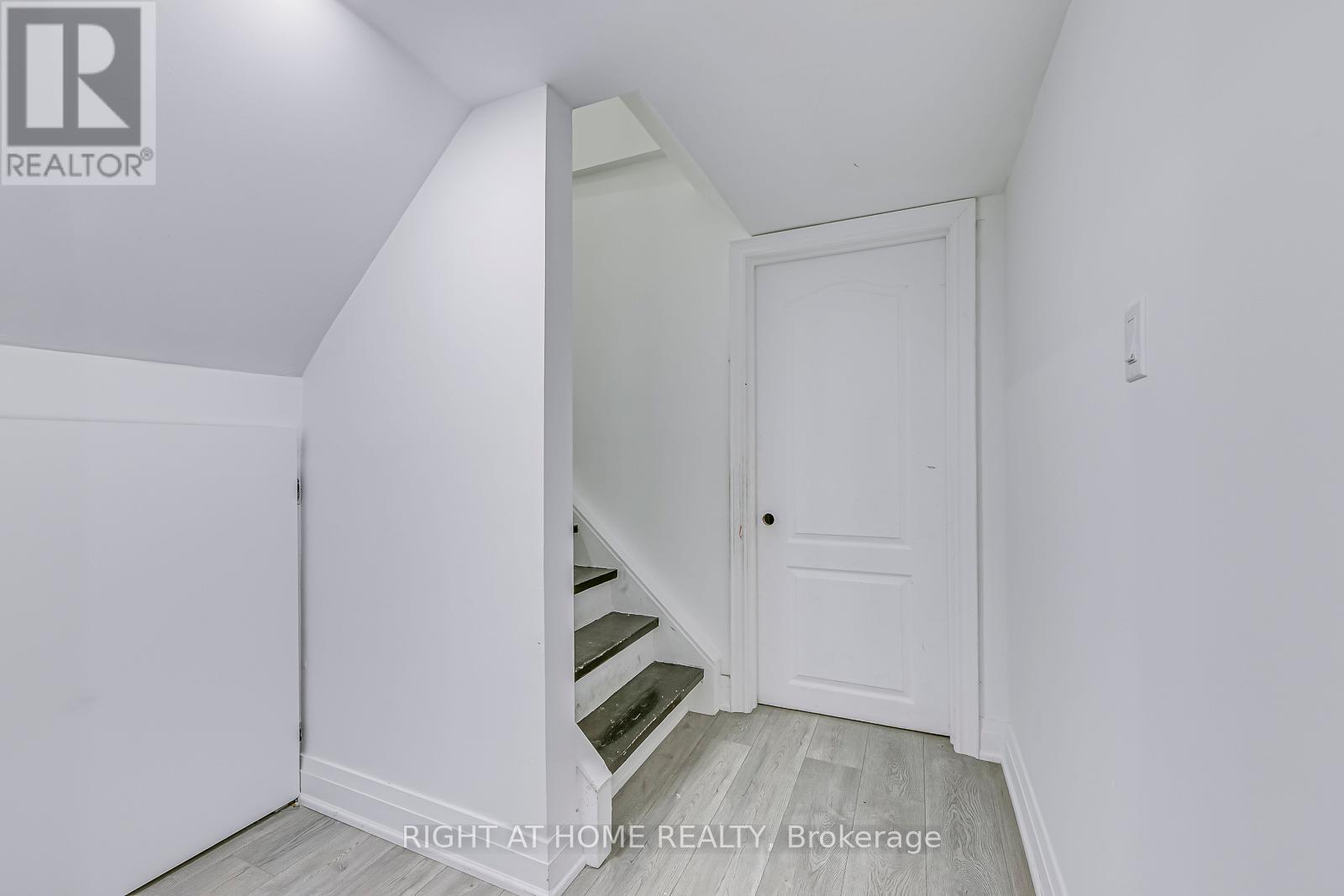3265 Bruzan Crescent, Mississauga, Ontario  L5N 8E7 - Photo 33 - W12147243