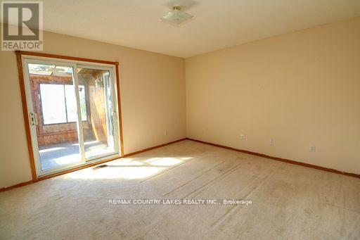 586 Rohallion Road, Kawartha Lakes, Ontario  L0K 1B0 - Photo 10 - X12147035