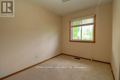 586 Rohallion Road, Kawartha Lakes, Ontario  L0K 1B0 - Photo 15 - X12147035