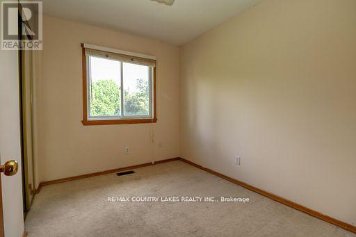 586 Rohallion Road, Kawartha Lakes, Ontario  L0K 1B0 - Photo 17 - X12147035