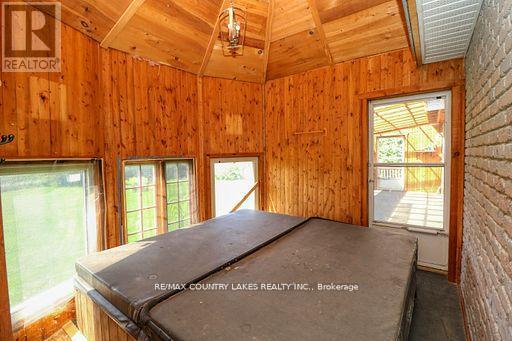 586 Rohallion Road, Kawartha Lakes, Ontario  L0K 1B0 - Photo 8 - X12147035