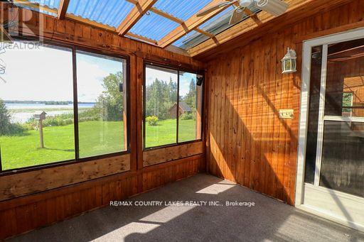 586 Rohallion Road, Kawartha Lakes, Ontario  L0K 1B0 - Photo 9 - X12147035