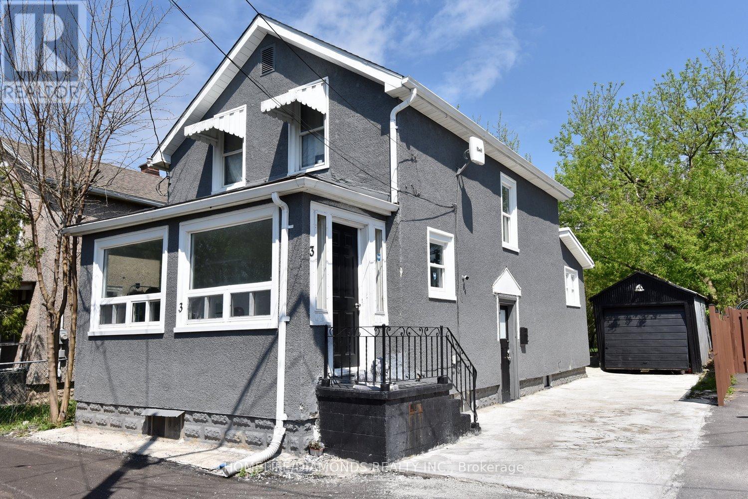 3 Rices Lane, Welland, Ontario  L3B 3L7 - Photo 1 - X12147119