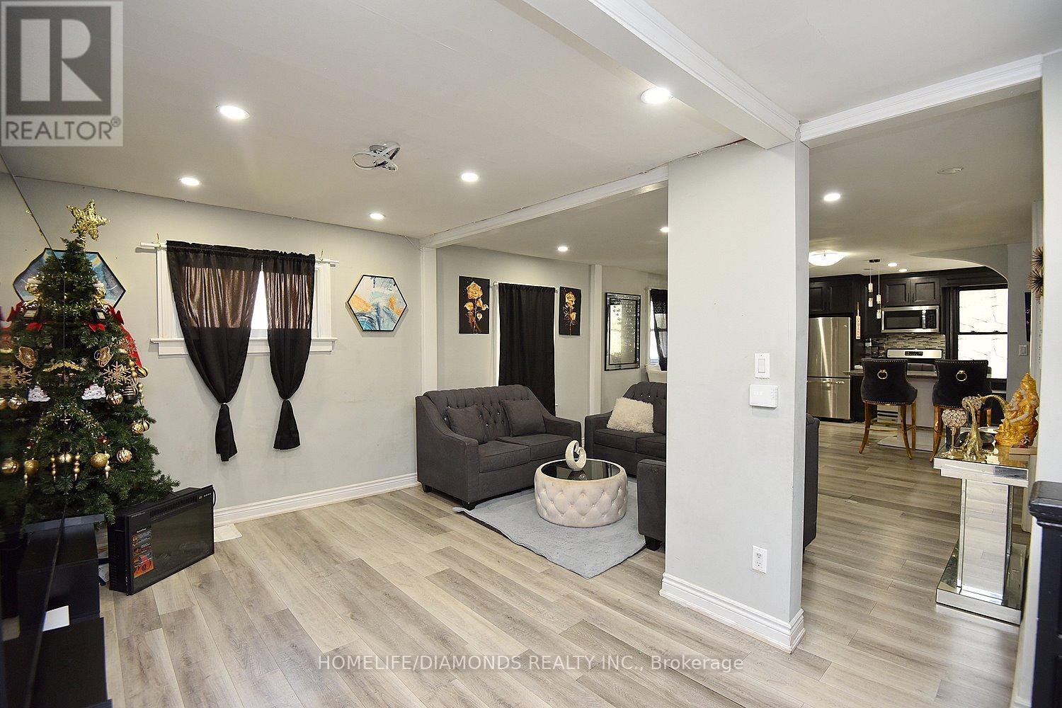 3 Rices Lane, Welland, Ontario  L3B 3L7 - Photo 5 - X12147119