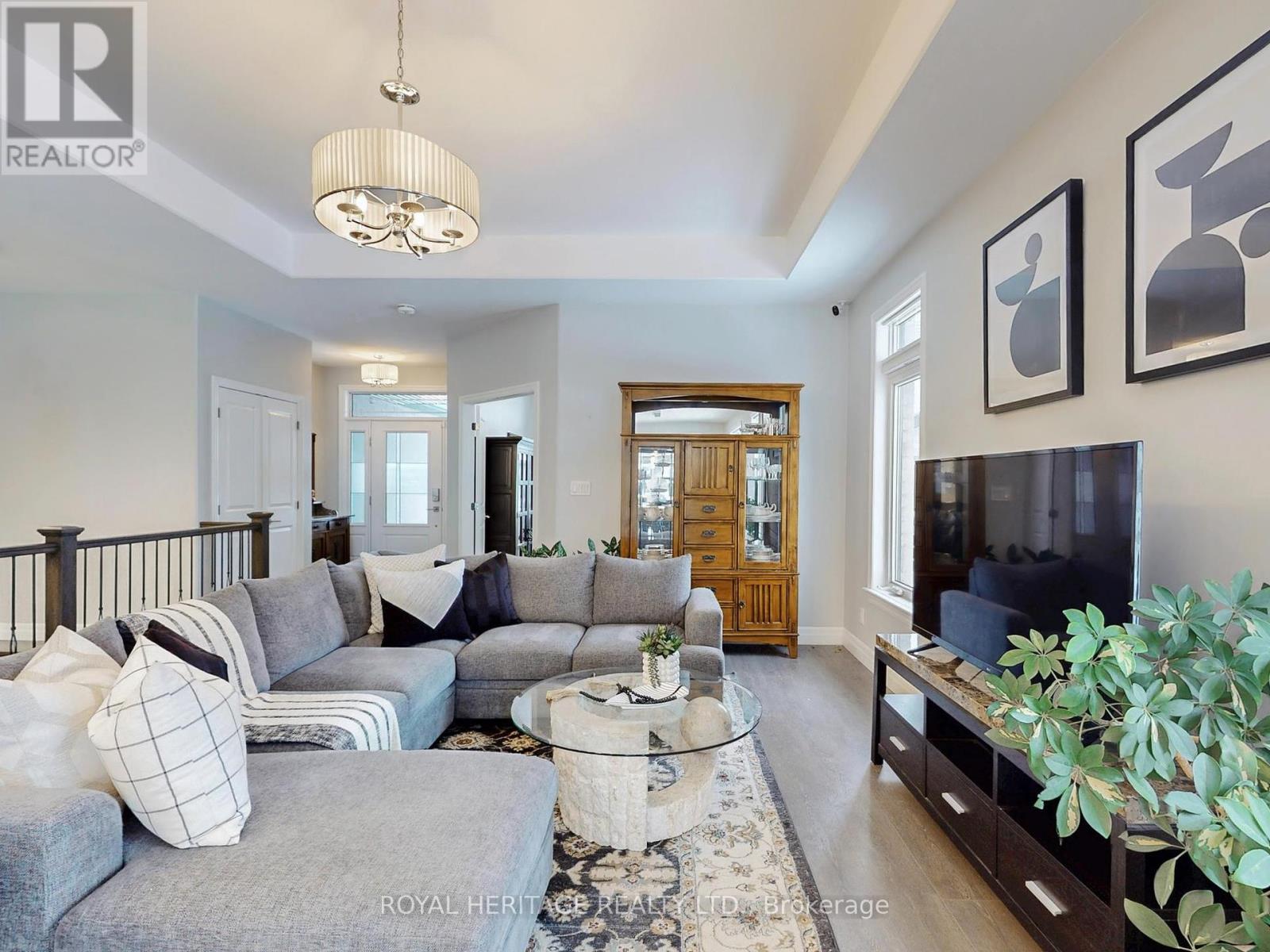 22 Bel Air Crescent, Quinte West (Murray Ward), Ontario  K8V 0H4 - Photo 5 - X12147149