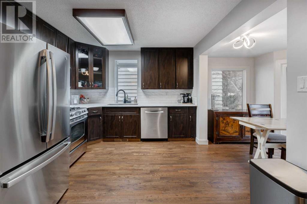 355 Coach Ridge Rise Sw, Calgary, Alberta  T3H 1E9 - Photo 5 - A2203578