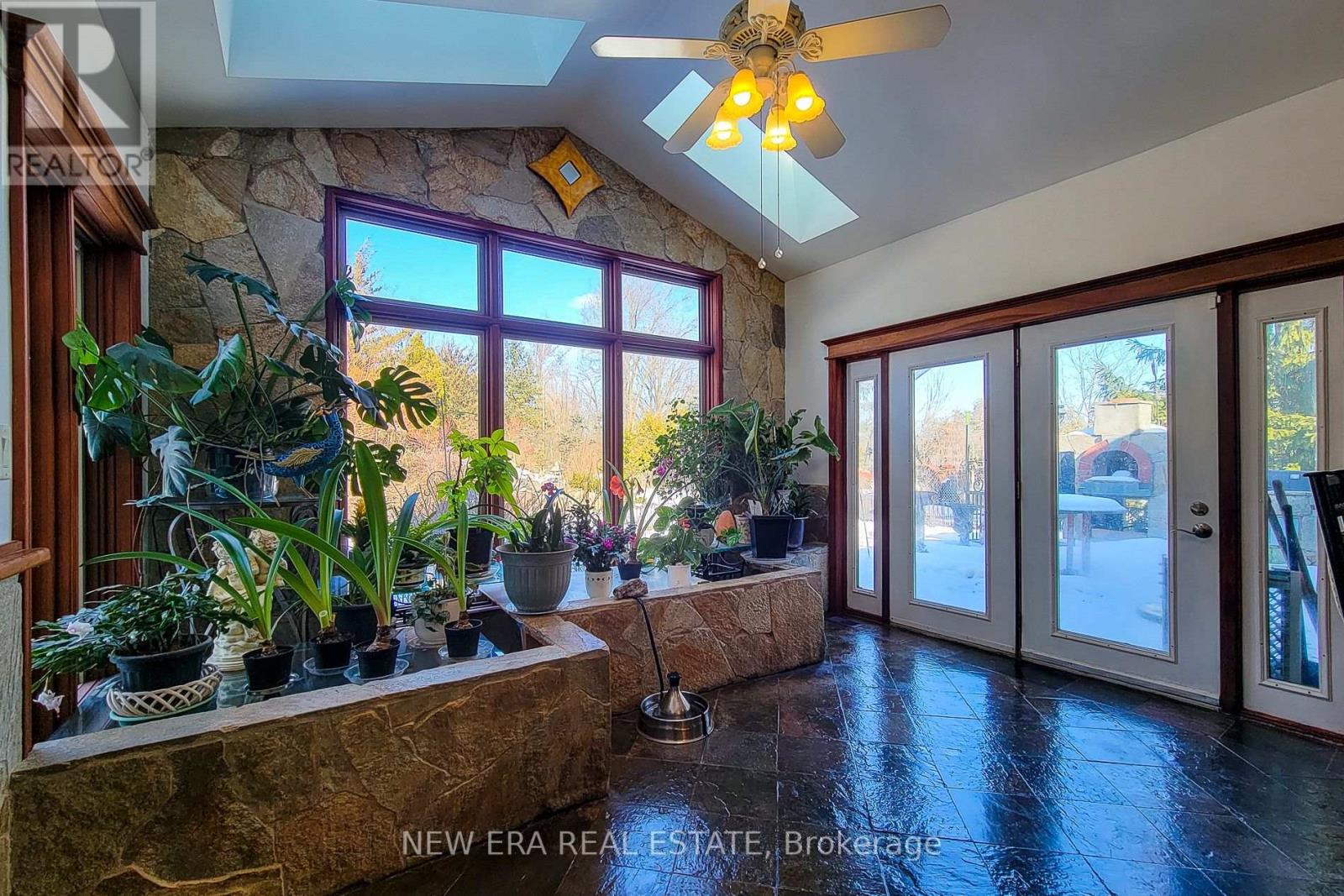 8831 Schisler Road, Niagara Falls (Schisler), Ontario  L3B 5N4 - Photo 23 - X12147176