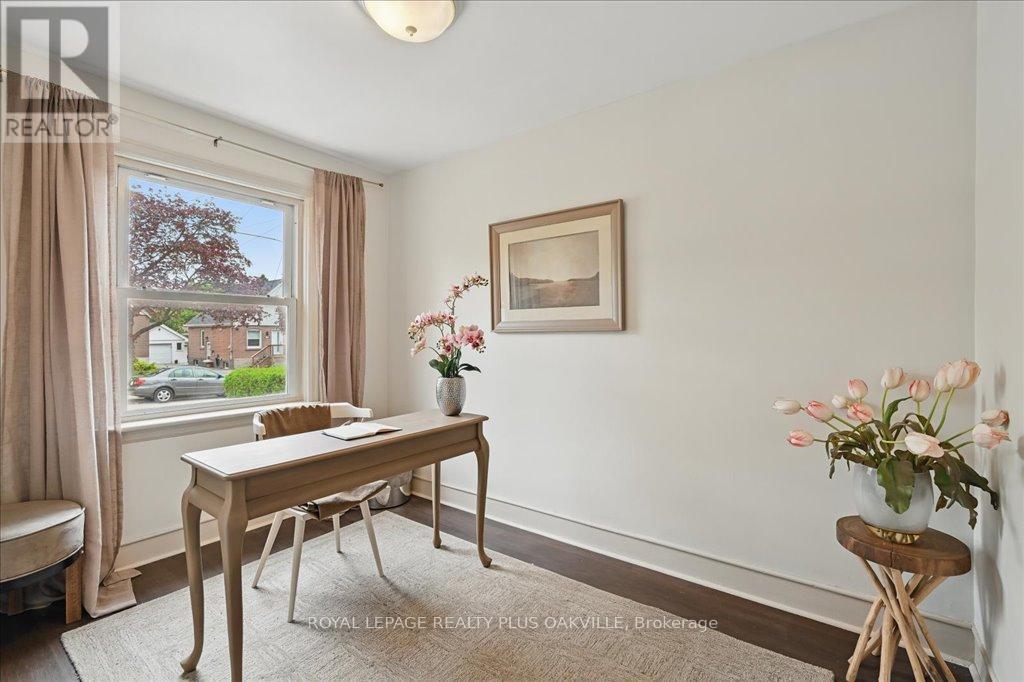 361 East 23rd Street, Hamilton (Burkholme), Ontario  L8V 2X5 - Photo 17 - X12147255