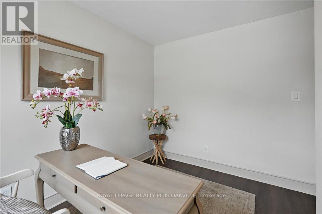 361 East 23rd Street, Hamilton (Burkholme), Ontario  L8V 2X5 - Photo 19 - X12147255