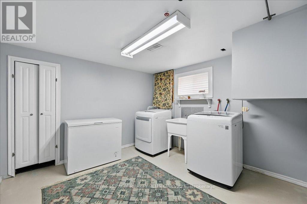 361 East 23rd Street, Hamilton (Burkholme), Ontario  L8V 2X5 - Photo 30 - X12147255