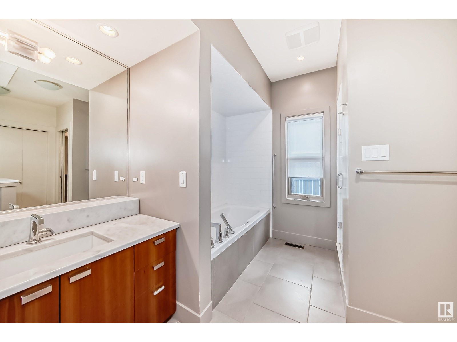 9130 Valleyview Dr Nw, Edmonton, Alberta  T5R 5T7 - Photo 37 - E4420053