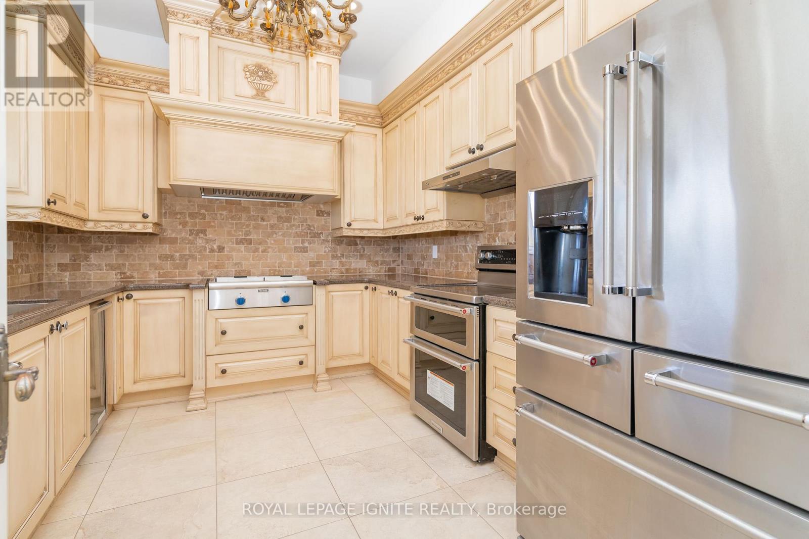 10 Everglade Drive, Brampton, Ontario  L6P 0R2 - Photo 15 - W12142660