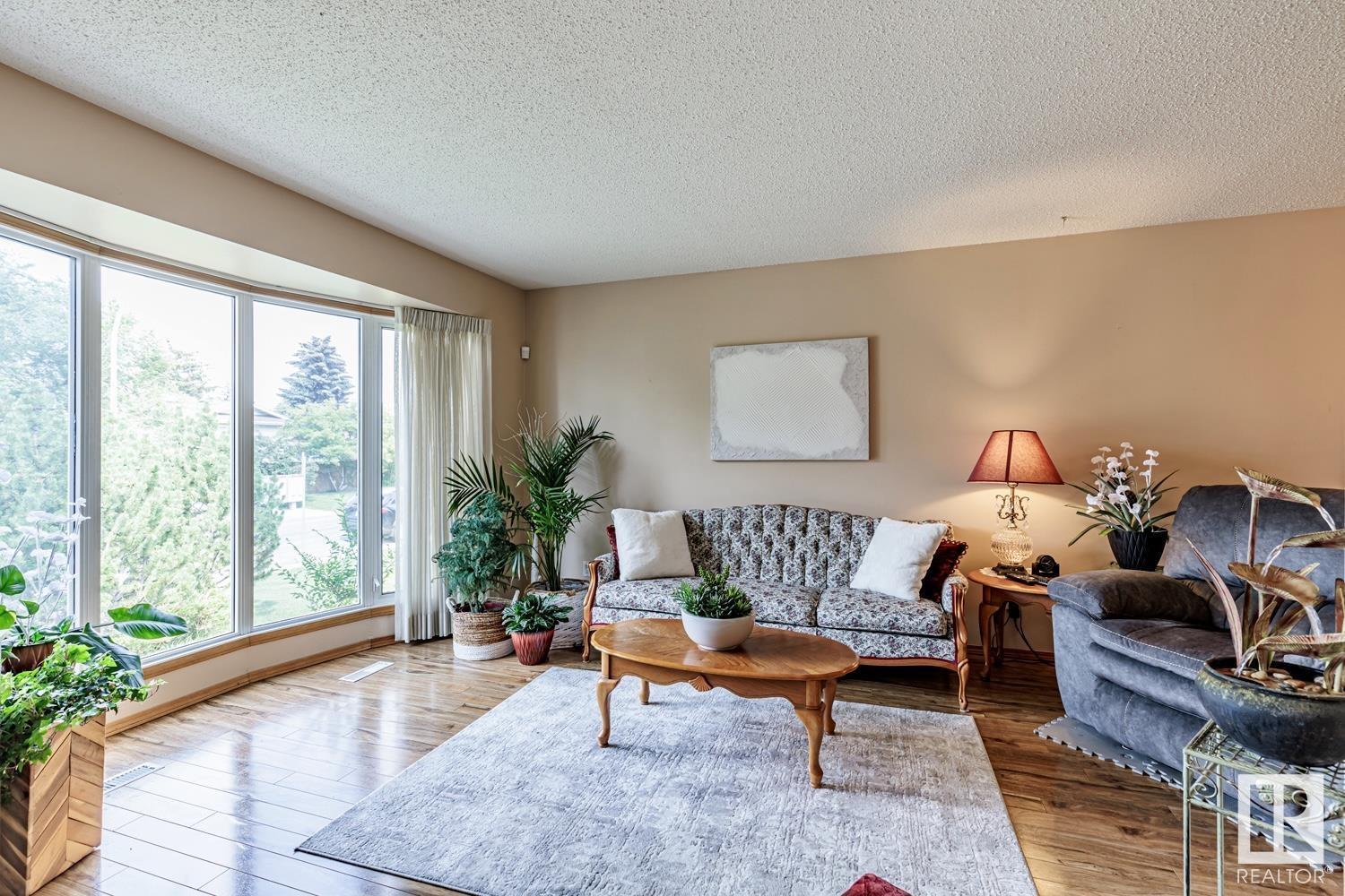 Property at 6723 40 AV NW NW image 2