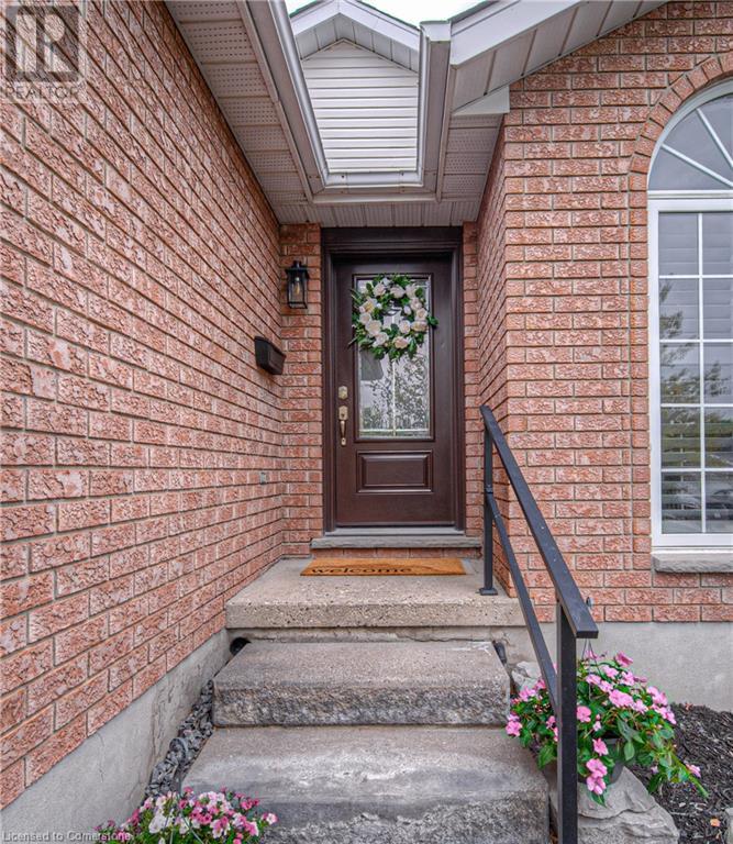 210 Misty Court, Kitchener, Ontario  N2B 3V4 - Photo 2 - 40727526
