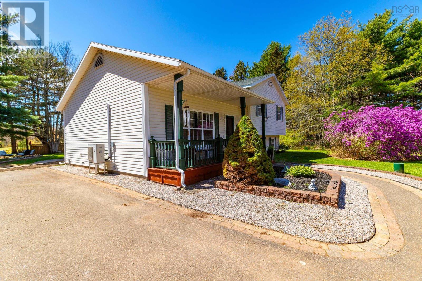 Property at 67 Alexander Campbell Street image 4