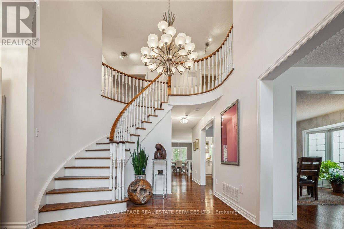2317 Carpenters Circle, Oakville, Ontario  L6M 3C7 - Photo 6 - W12145090