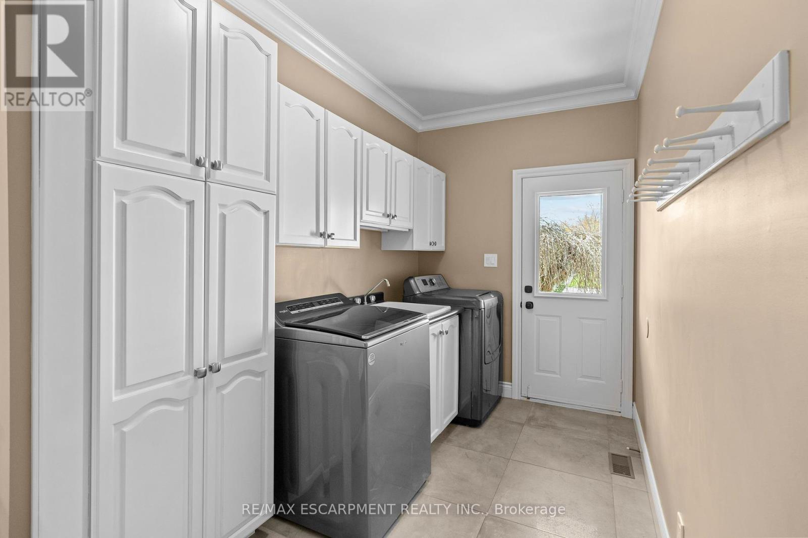 12 Elderberry Lane, Hamilton, Ontario  L0R 1H2 - Photo 19 - X12138391