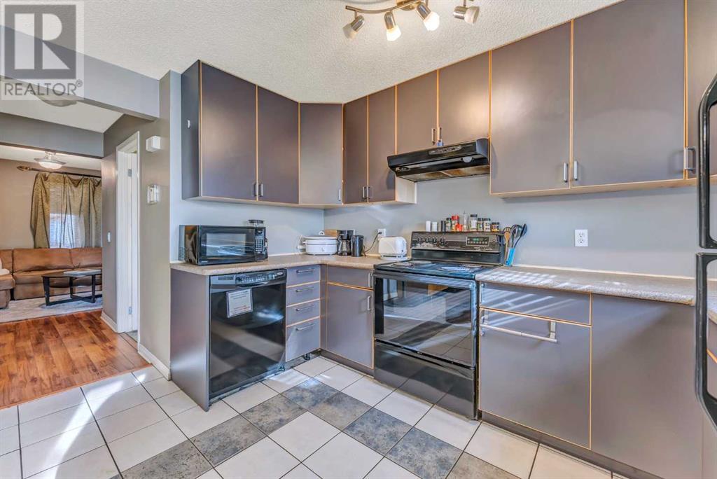 55 Penworth Close Se, Calgary, Alberta  T2A 5N4 - Photo 8 - A2198369