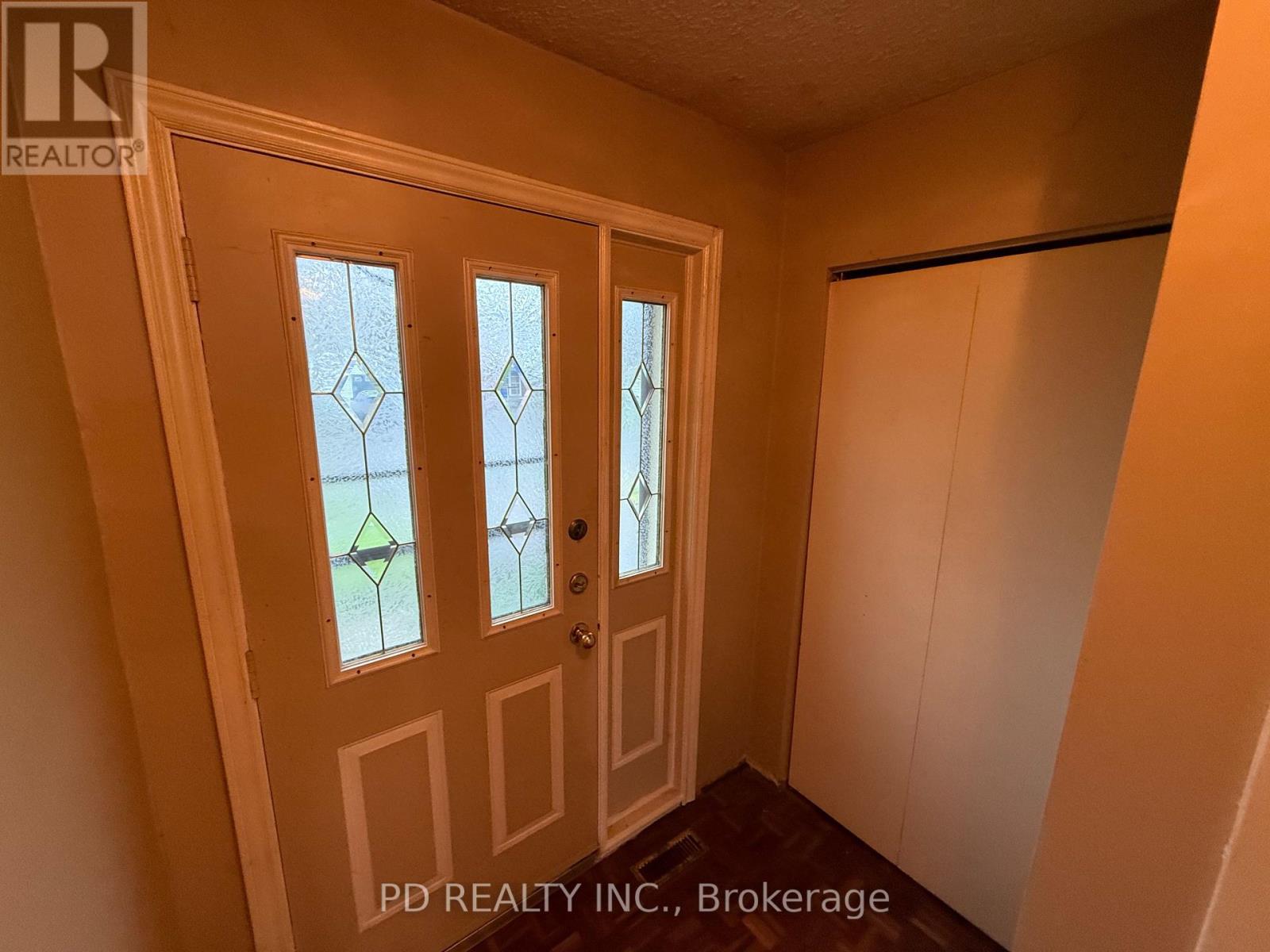 370 Rosedale Drive, Whitby, Ontario  L1N 1Z4 - Photo 13 - E12147515