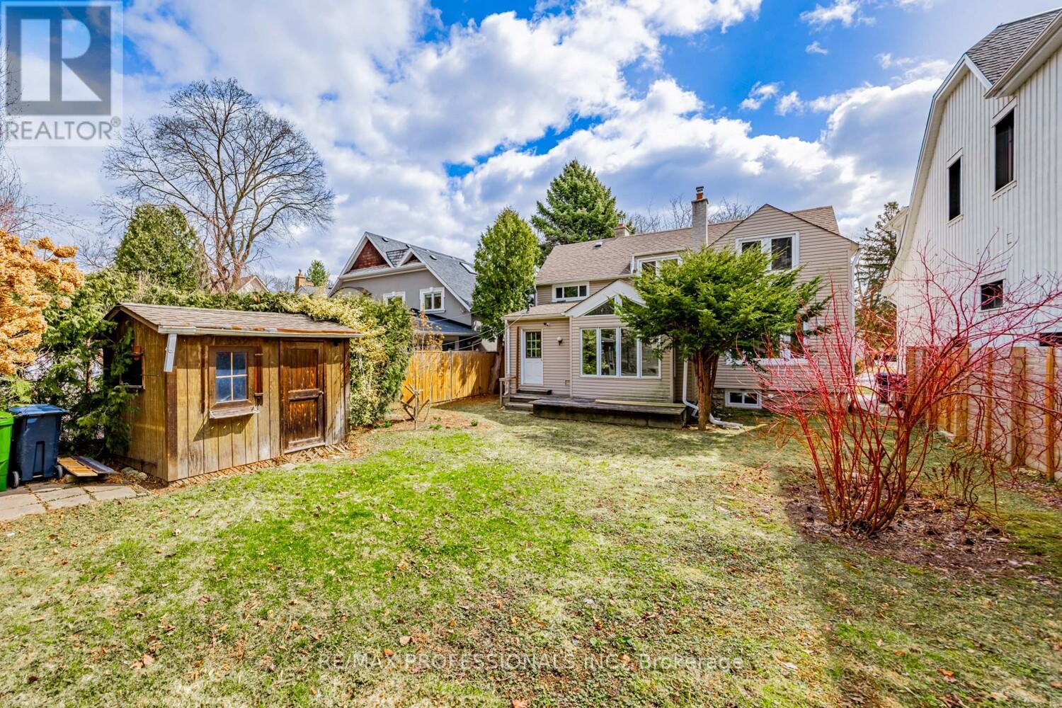 228 The Kingsway, Toronto, Ontario  M9A 3T5 - Photo 37 - W12080485