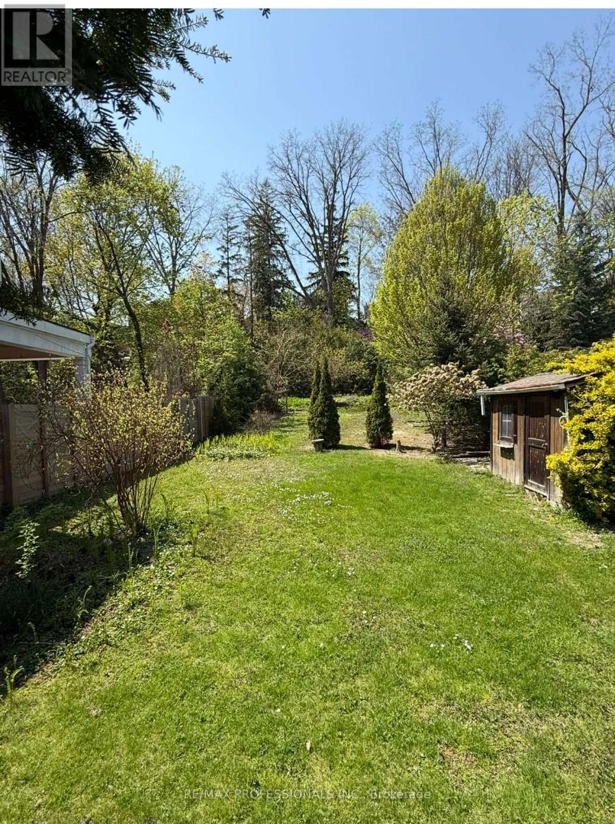 228 The Kingsway, Toronto, Ontario  M9A 3T5 - Photo 36 - W12080485