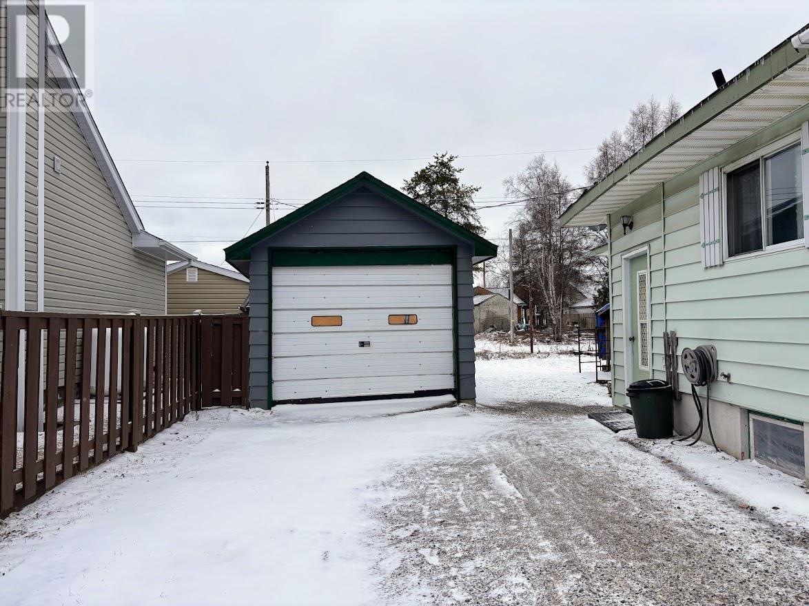 68 Neebig Ave, Manitouwadge, Ontario  P0T 2C0 - Photo 33 - TB250917