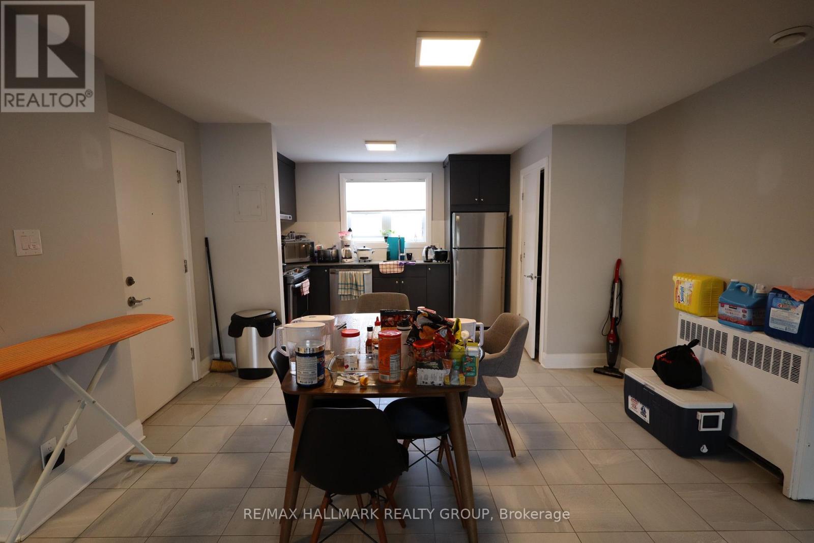 3 - 245 Des Peres Blancs Avenue, Ottawa, Ontario  K1L 7L8 - Photo 7 - X12147422