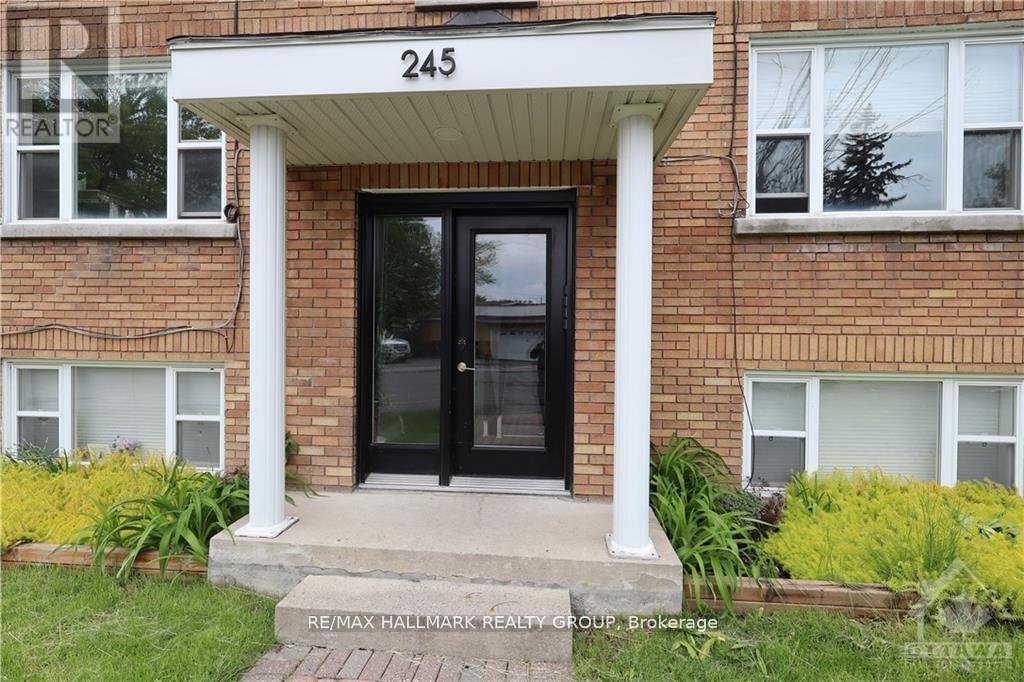 7 - 245 Des Peres Blancs Avenue, Ottawa, Ontario  K1L 7L8 - Photo 2 - X12147428