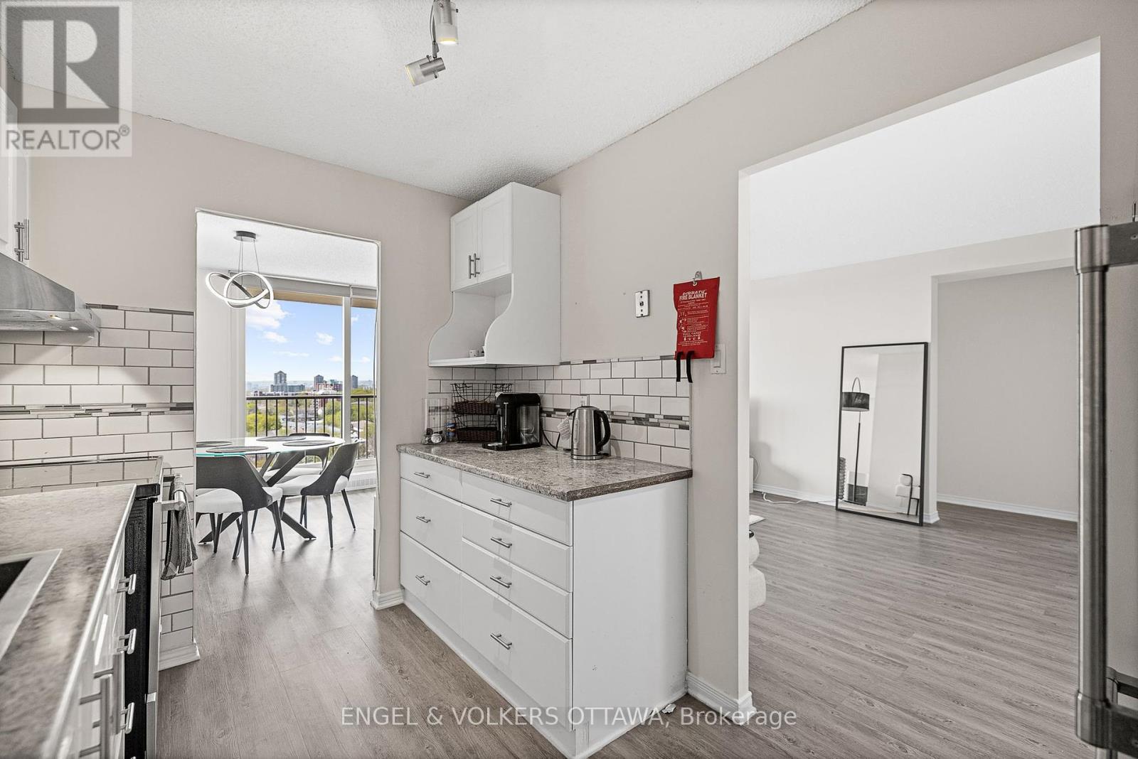 1404 - 665 Bathgate Drive, Ottawa, Ontario  K1K 3Y4 - Photo 9 - X12147493