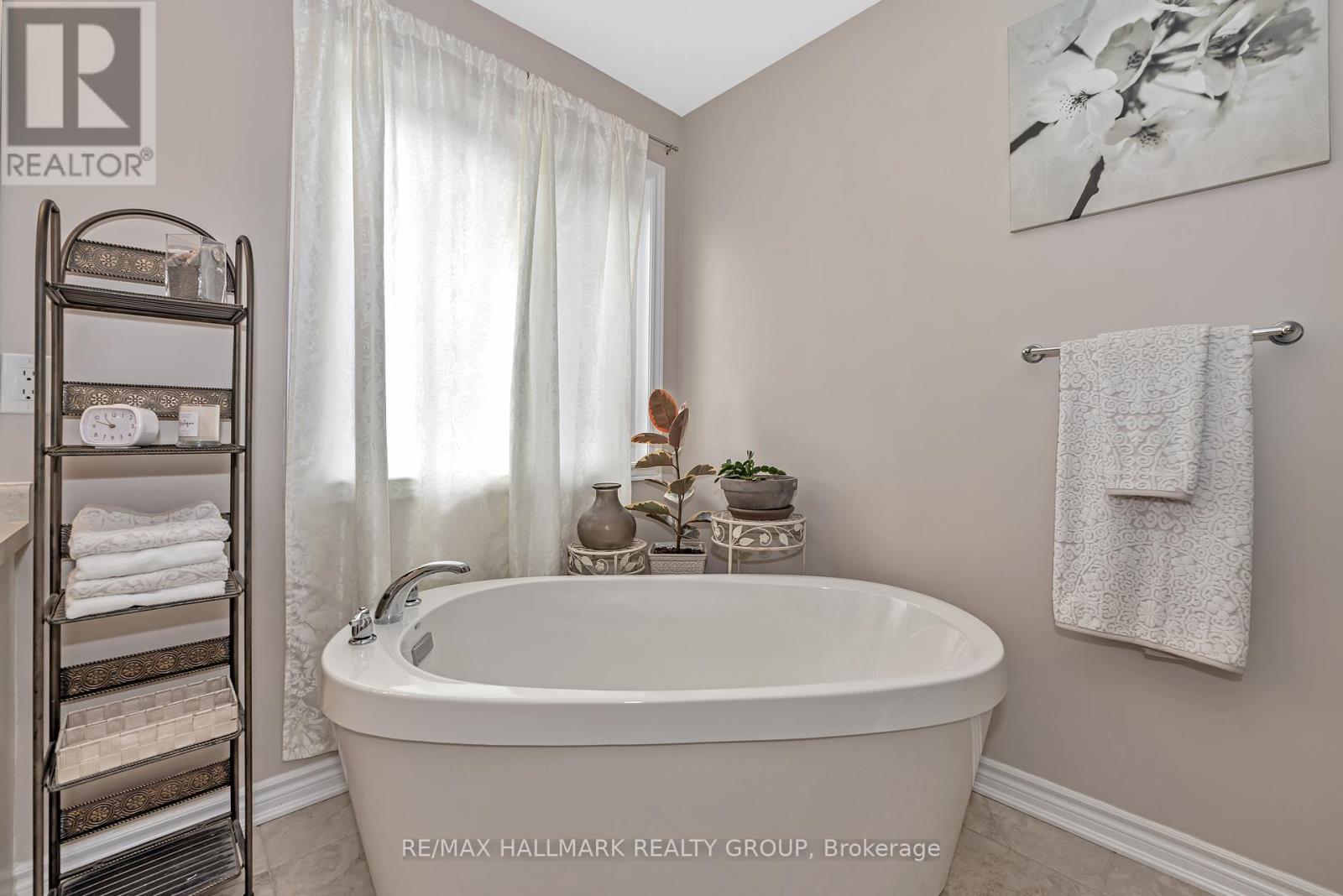 160 Bartonia Circle, Ottawa, Ontario  K4A 1E3 - Photo 18 - X12147519