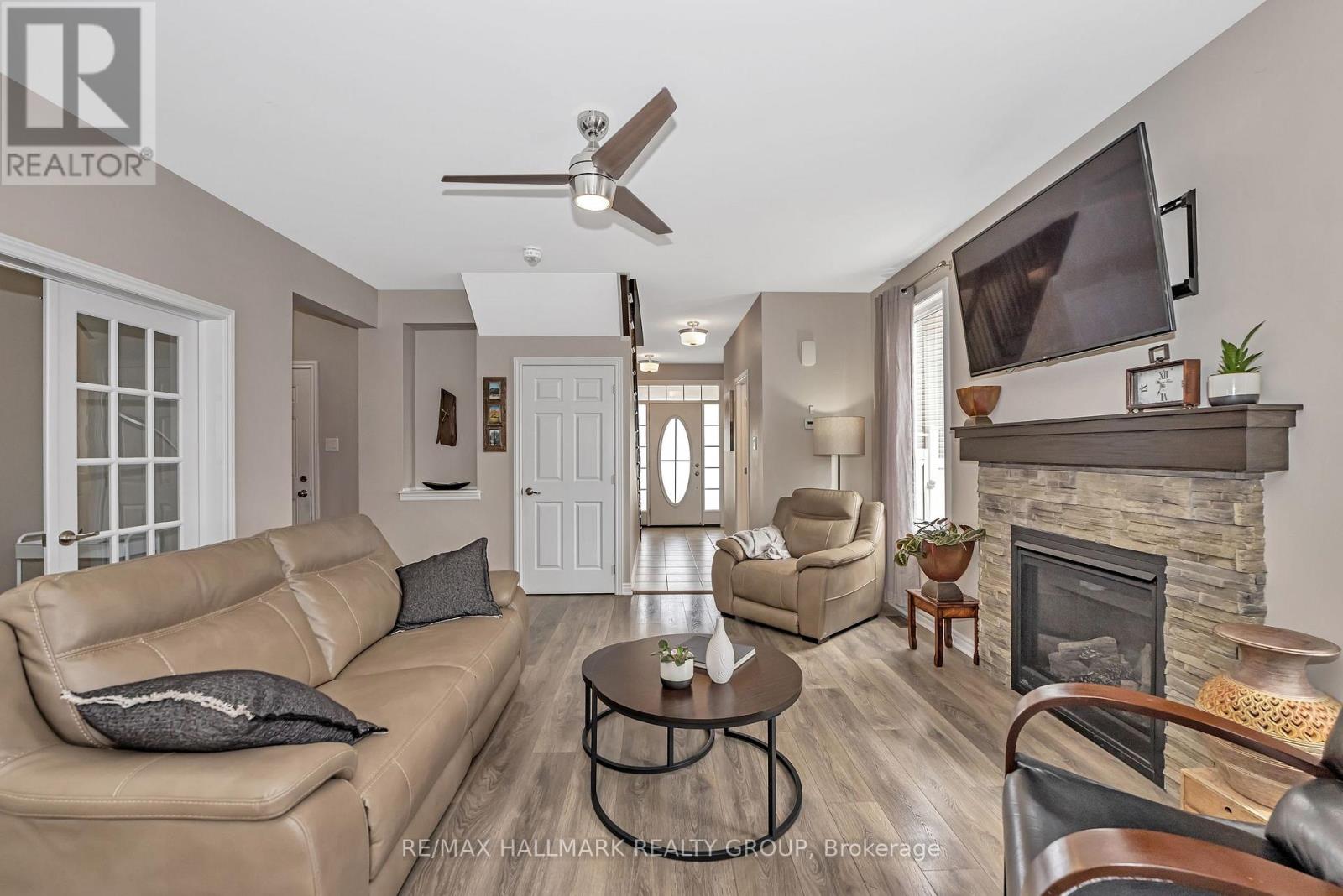160 Bartonia Circle, Ottawa, Ontario  K4A 1E3 - Photo 4 - X12147519