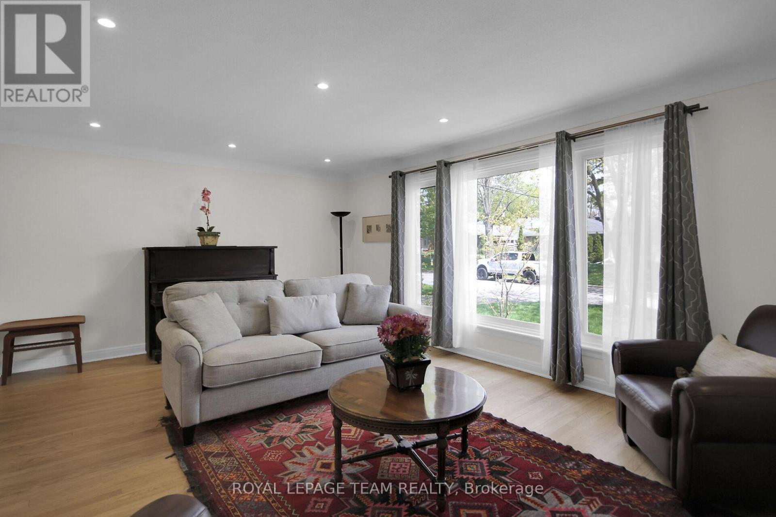970 Parkhurst Boulevard, Ottawa, Ontario  K2A 3M9 - Photo 10 - X12147539
