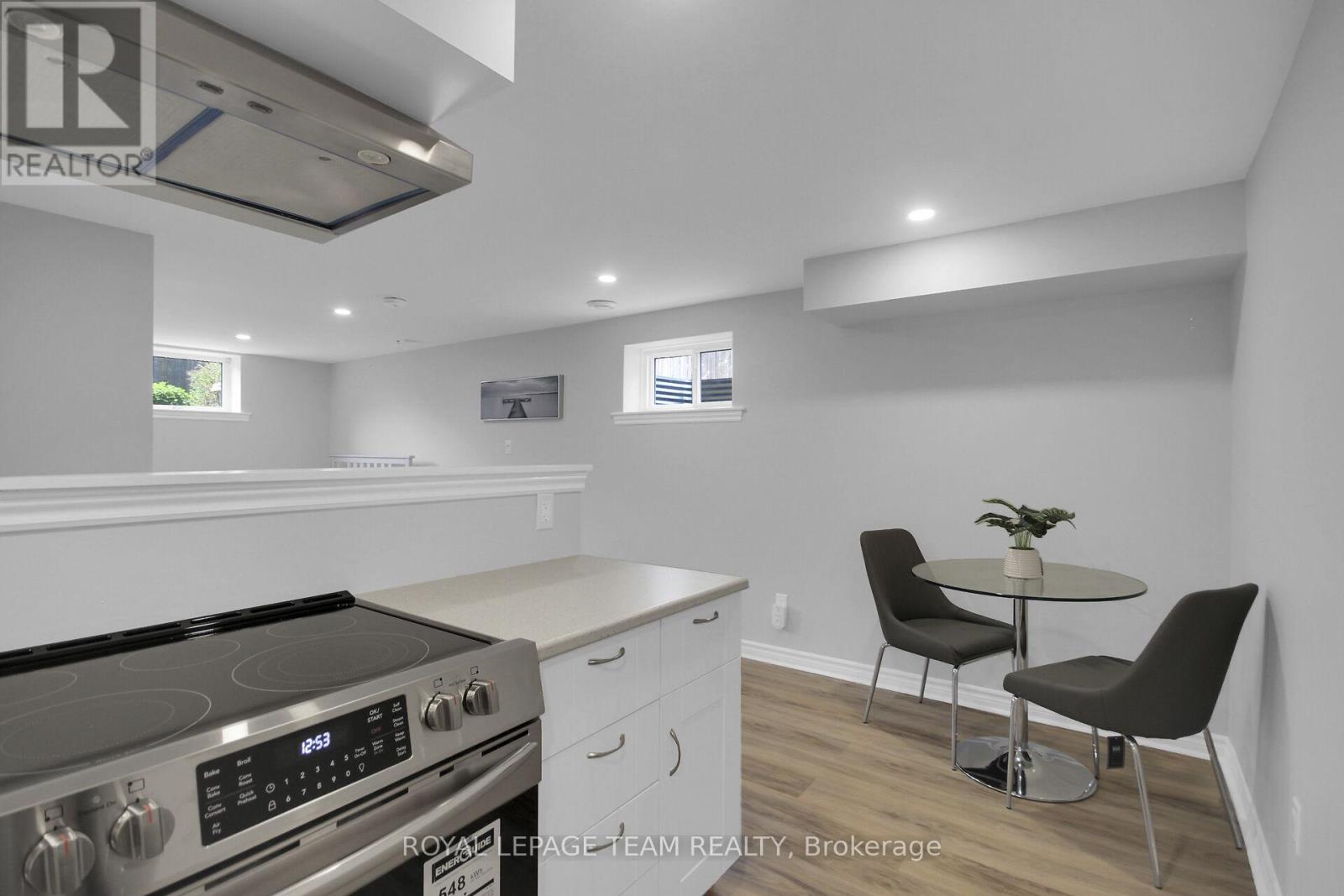 970 Parkhurst Boulevard, Ottawa, Ontario  K2A 3M9 - Photo 24 - X12147539