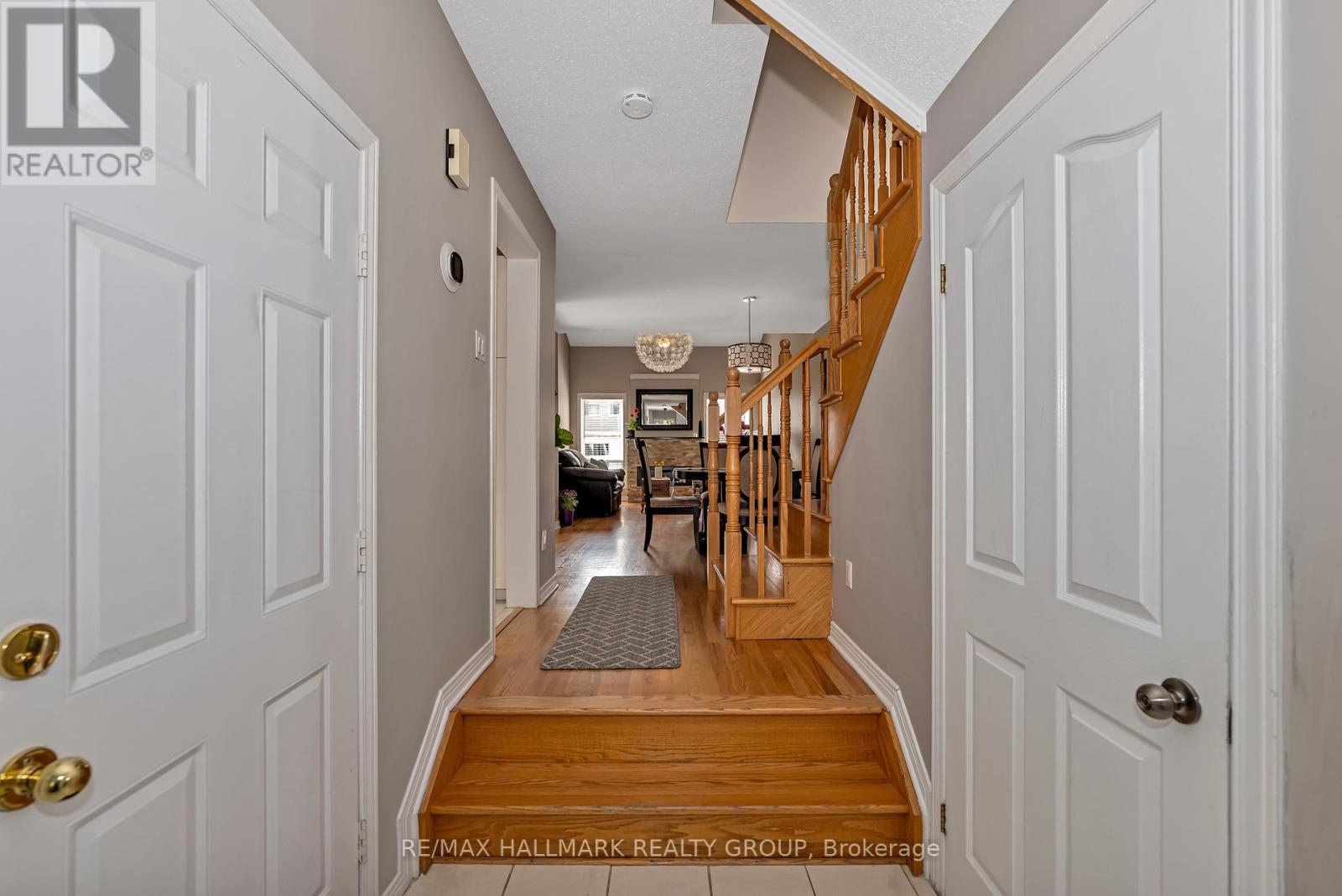 4193 Owl Valley Drive, Ottawa, Ontario  K1V 1L9 - Photo 6 - X12147559