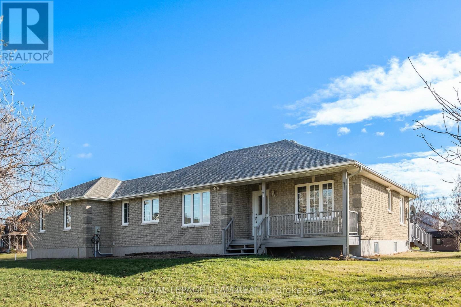 14 Garrison Drive, North Grenville, Ontario  K0G 1J0 - Photo 3 - X12147566