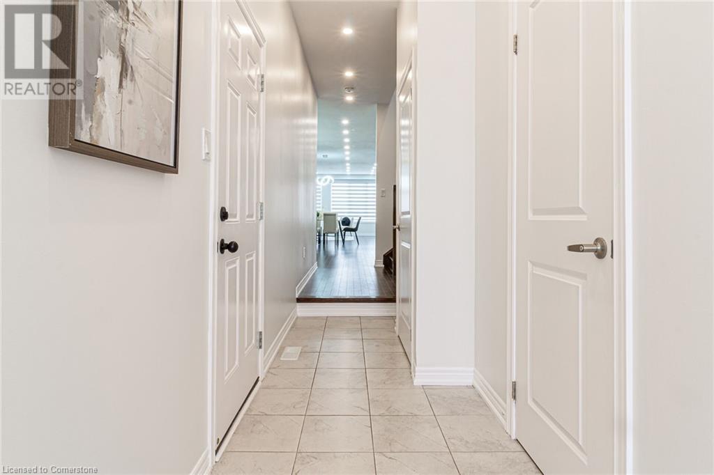1406 Farmstead Drive, Milton, Ontario  L9E 1K4 - Photo 4 - 40728685