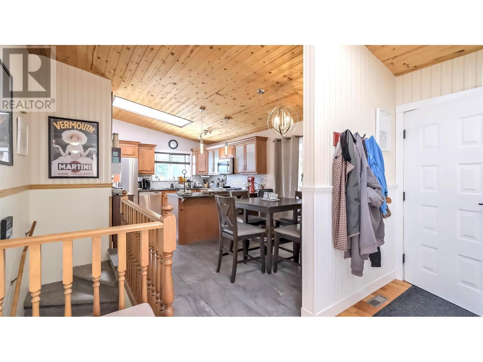 12821 Schaeffer Crescent, Summerland, British Columbia  V0H 1Z4 - Photo 7 - 10347764