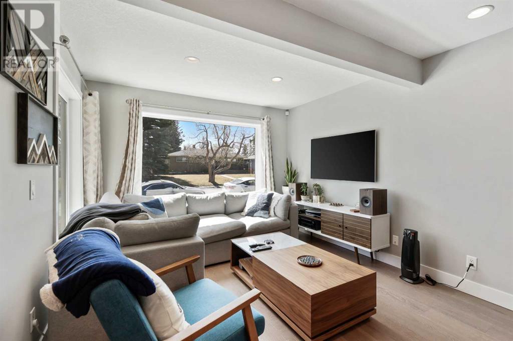 Property at 60 Windermere Road SW image 4