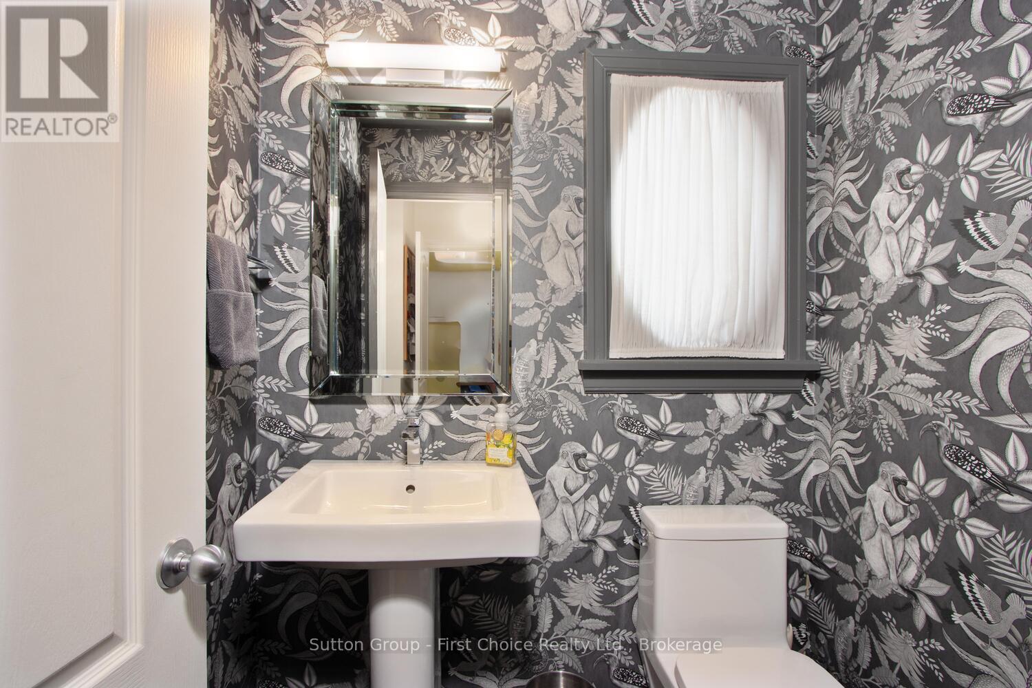 63 James Street, Stratford, Ontario  N5A 5H9 - Photo 22 - X12147437