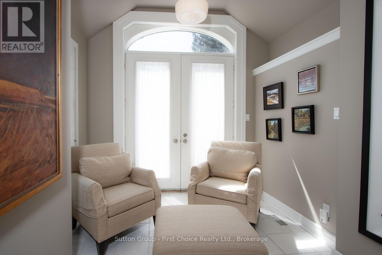63 James Street, Stratford, Ontario  N5A 5H9 - Photo 25 - X12147437
