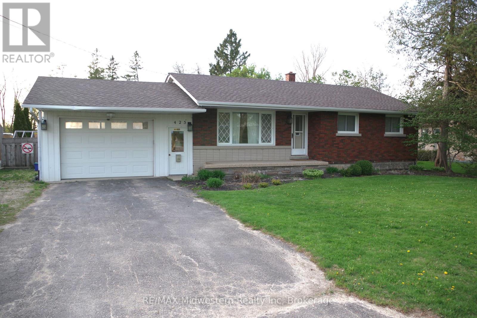 425 WELLINGTON STREET E, wellington north (mount forest), Ontario