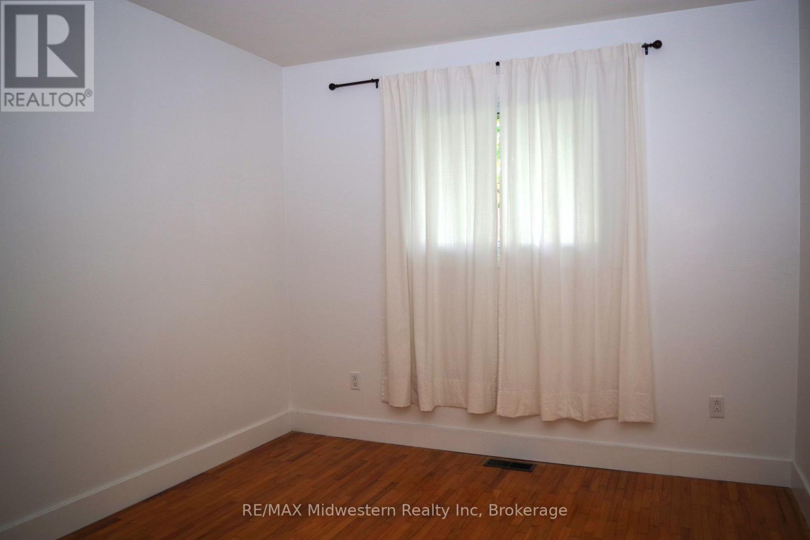425 Wellington Street E, Wellington North, Ontario  N0G 2L2 - Photo 23 - X12147527