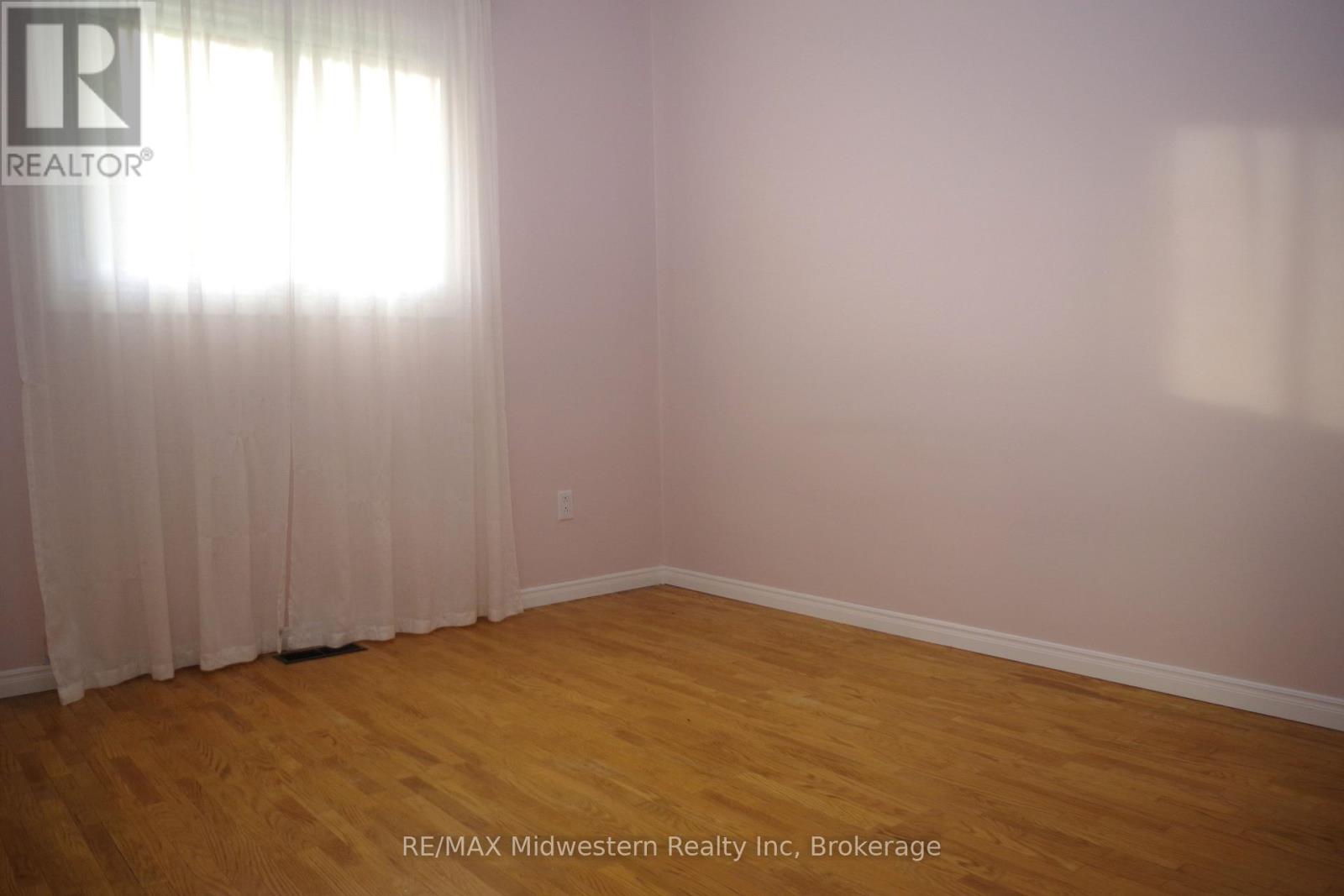 425 Wellington Street E, Wellington North, Ontario  N0G 2L2 - Photo 24 - X12147527